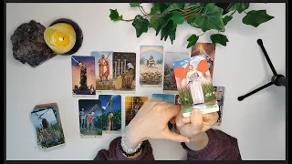 Tarot - Hän haluaa palata takaisin! Mutta onko teillä enää tulevaisuutta? 🤔