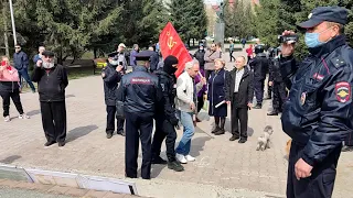 Разгон и задержания на первомайском митинге в Новосибирске!