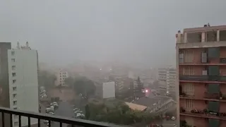 Top News - Stuhi dhe tornado në Itali!/Dy viktima, moti i keq shemb çatitë dhe pemët