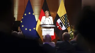 Merkels Kritik bei der Einheitsfeier: "Da wird die Demokratie angegriffen"