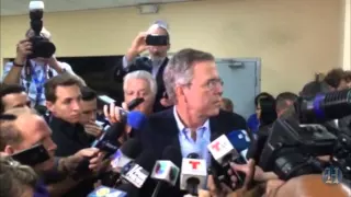 Jeb Bush attacks Donald Trump (Spanish)