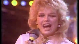 Kim Wilde   1981 06 05    Chequerred Love @ WWF Club