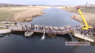 На реке Ингул ушел под воду понтонный мост