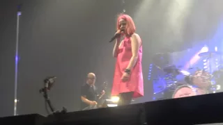 Garbage - Stupid Girl - Le Zénith Paris - 07 11 2015