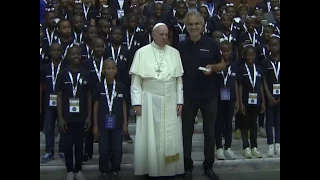 Andrea Bocelli emociona al Papa Francisco y peregrinos en el Vaticano con hermoso Ave María