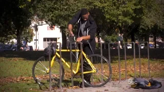 Possible bike thief caught in the act | What Would You Do? | WWYD