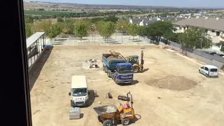 Construcción del campo de fútbol 7 de césped artificial.