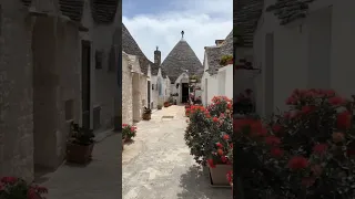 Alberobello Puglia Italy 🇮🇹 | Simply Amazing #shorts