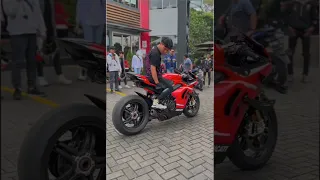 akang mv geber geber pake Ducati Superleggera v4 ngeri#shorts