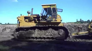 Caterpillar D8 Deep plowing