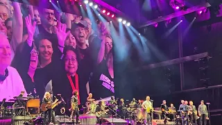 Bruce Springsteen & The E Street Band - Twist & Shout - Live in Belfast