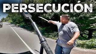 CAMIONERO con MACHETE sube a MI MOTO para perseguir LADRÓN (S20/E37) VUELTA al MUNDO en MOTO SINEWAN