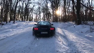 Porsche Carrera 4S vs Audi R8 V10 Quattro in the SNOW