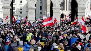 Proteste in Wien gegen Corona-Lockdown und Impfungen