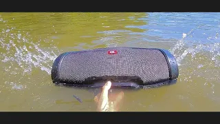 JBL BoomBox - Water Test (LFM 100%)