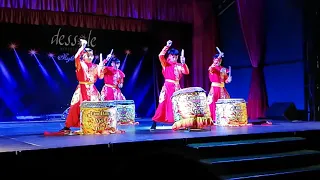 Вьетнам танцы барабаны(2)