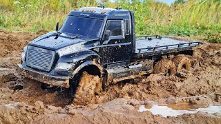 Driven into the mud and OFIGEL! ... How it rides! Traxxas TRX-6 Ultimate RC Hauler 6x6