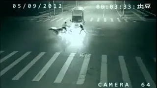 Ghost saves a Rickshaw man from Accident in china