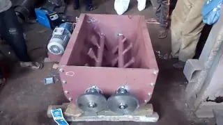 Twin shaft paddle mixer