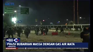 Aparat Kepolisian Lepas Tembakan Gas Air Mata untuk Bubarkan Massa di Slipi - SIM 24/09