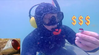 CRAZY!! Party Beach Underwater Metal Detecting HUGE Treasure & Cash Finds
