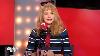 Arielle Dombasle - Les Grosses Têtes sur Paris Première (2 mai 2022)