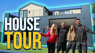 TOURING THE BEST CONTENT HOUSE IN GAMING ft. CouRage, Valkyrae, Nadeshot & BrookeAB