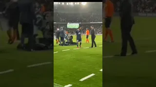 Leo Messi refused to shake hands with Pochettino after getting substituted😡! #shorts #angry #psg