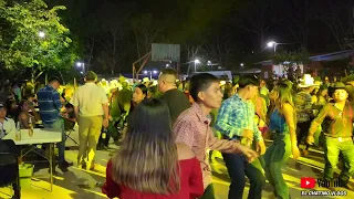 BAILANDO LA CHILENA DE LA RISUEÑA CON GRUPO TRONADOR EN SAN JOSÉ ZENZONTEPEC.