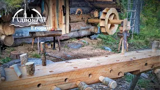 Making a Topsy-Turvy Workbench from a Log