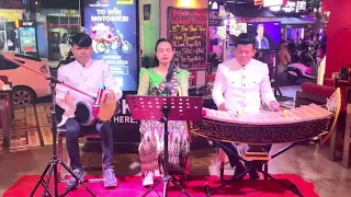 130 Gastropub Khmer Traditional Musician