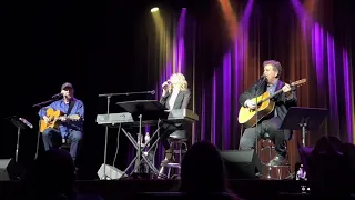 Linda Davis and husband Lang Scott / I Run To You (Lady A cover)