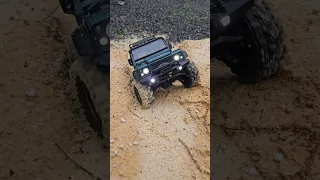 TRX4M defender climbs sand chute