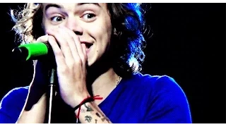 Harry Styles - Some of best moments on stage - Part 6