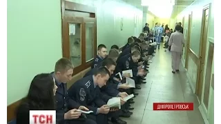 У Дніпропетровську сотні людей здають кров для поранених бійців АТ