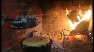 Homemade Fireplace Bread Baking Dutch Oven [Ψωμί Στο Τζάκι Με Γάστρα]