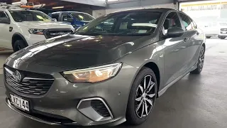 HOLDEN Commodore RS