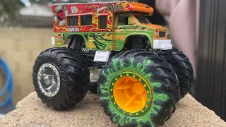 The tour exclusive Hot Wheels Monster Trucks Live Combo Crasher Unboxing/Review!