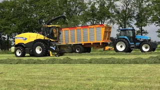 GRAS HAKSELEN 2022 NEW HOLLAND FR 550 NEW HOLLAND 8870 A CASE MAGNUM 225 VEENHUIS SUPER SILAGEWAGEN