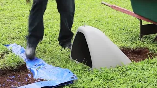 Unusual underground box for dogs