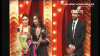 Shreya Ghoshal Best Singer for "Teri Meri Prem Kahani" at GIFTH 2012.mp4