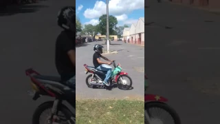 Encontro de motos no parque de exposições de Paraopeba