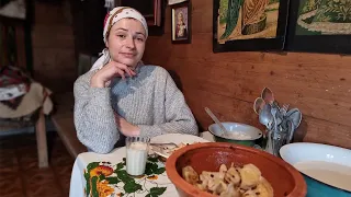 The woman lives high in the mountains! Cooking of traditional dumplings
