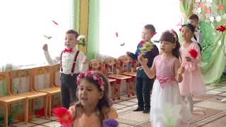 Весенний утренник на одну камеру