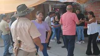 jorgito y sus diamantes tropicales en el casamiento   contratación 3874731089