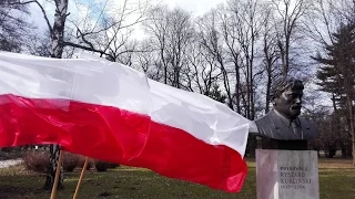 W Hołdzie płk  Ryszardowi  Kuklińskiemu w Krakowie A D  2016