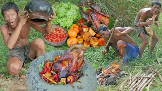 solo Eating, cocking Chicken injugle - primitiveTechnology c T1 #00055