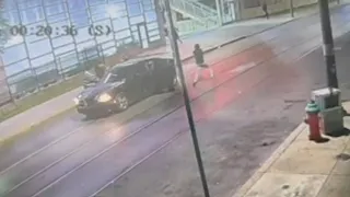Video captures triple shooting outside emergency room