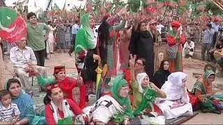 Пакистанская оппозиция на демонстрациях требует отставки премьер-министра