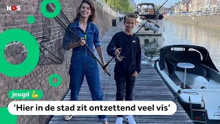 Abel doet aan streetfishing: 'Ik hoop op een baars'